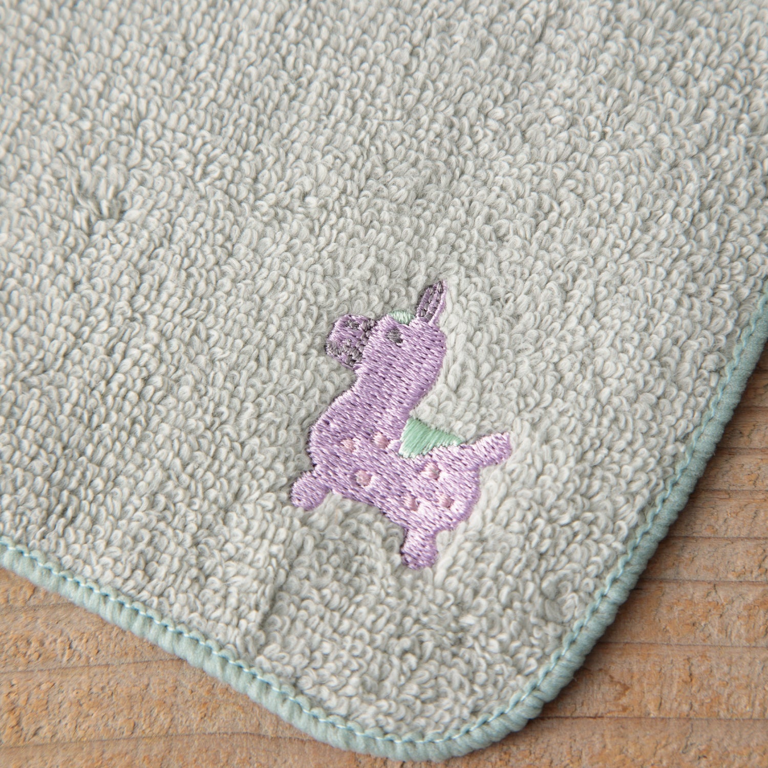 無撚糸パイル刺繡ハンカチ_グリーン