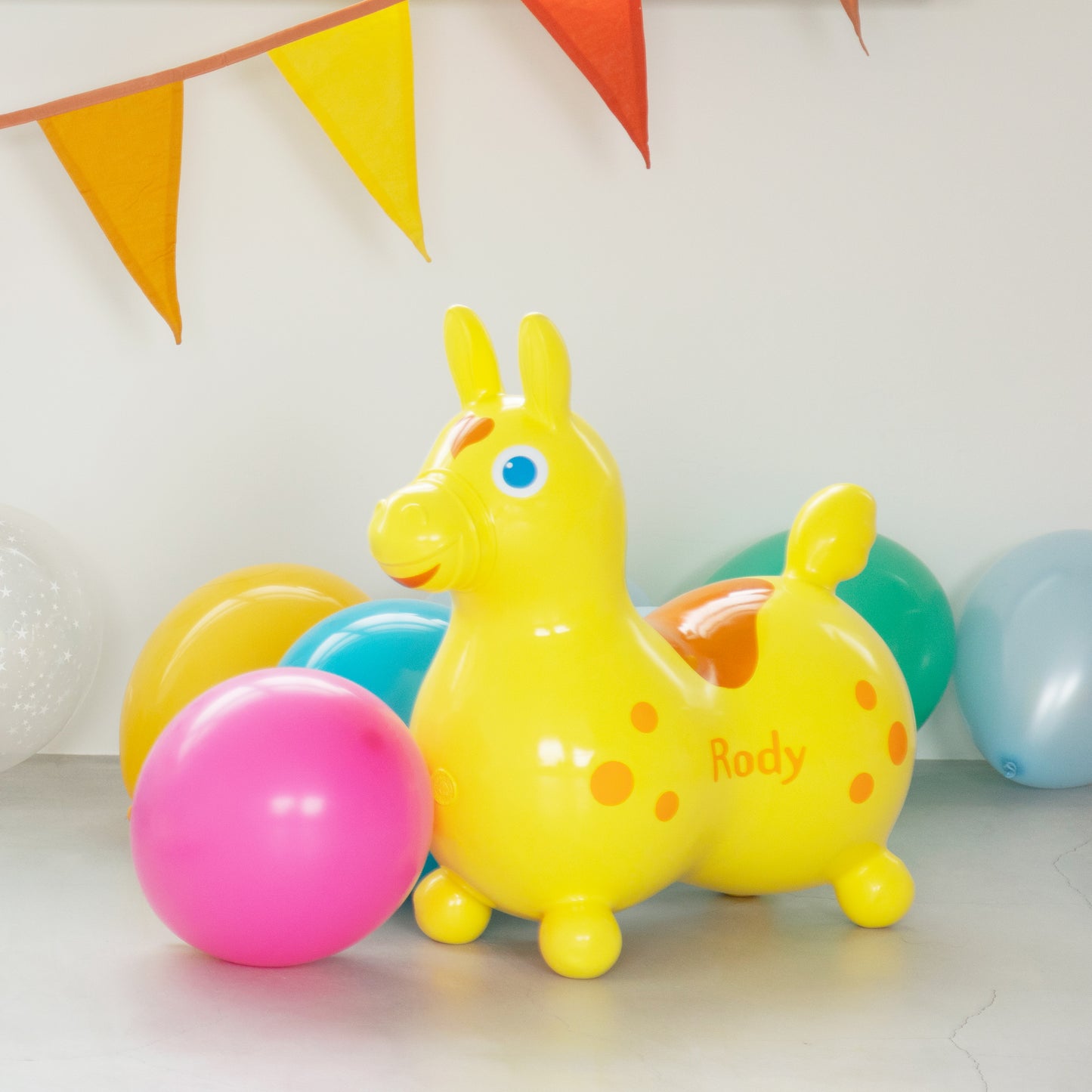 【11月上旬入荷予定】【セットでお得】乗用ロディ (ベビーイエロー) ロッキングベースセット
