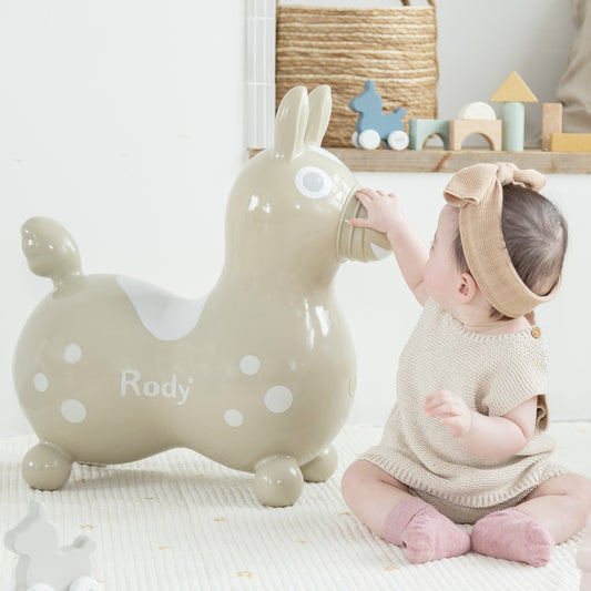 【予約:5月上旬より順次お届け】【記念日プリントオーダー/ふくらましラッピングでお届け】 乗用ロディ nino nino(ライトブラウン)