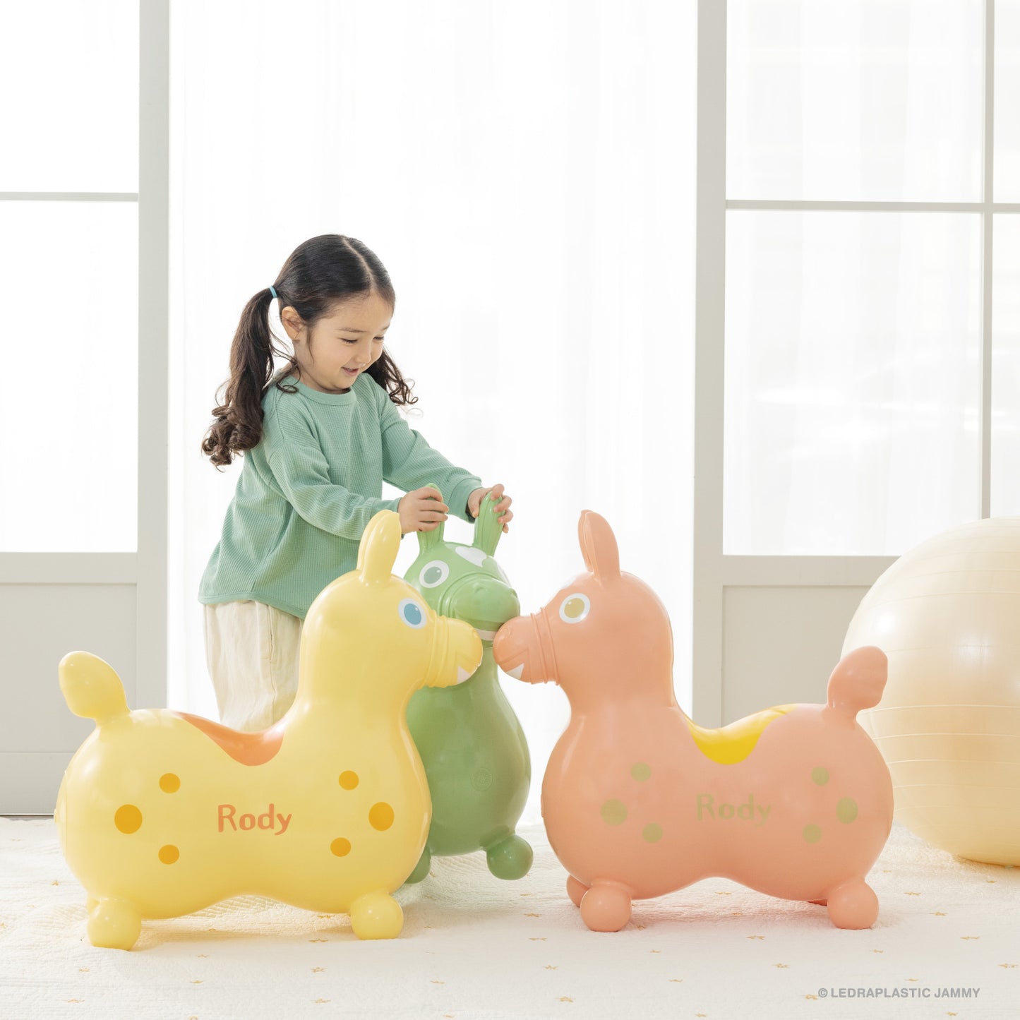 【予約：3月上旬より順次お届け】【公式限定】乗用ロディ　LaLa　ストア限定カラー2026（サンライズ）