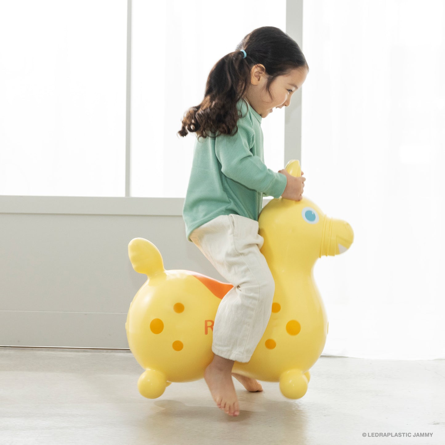 【予約：3月上旬より順次お届け】【公式限定】乗用ロディ　LaLa　ストア限定カラー2026（サンライズ）