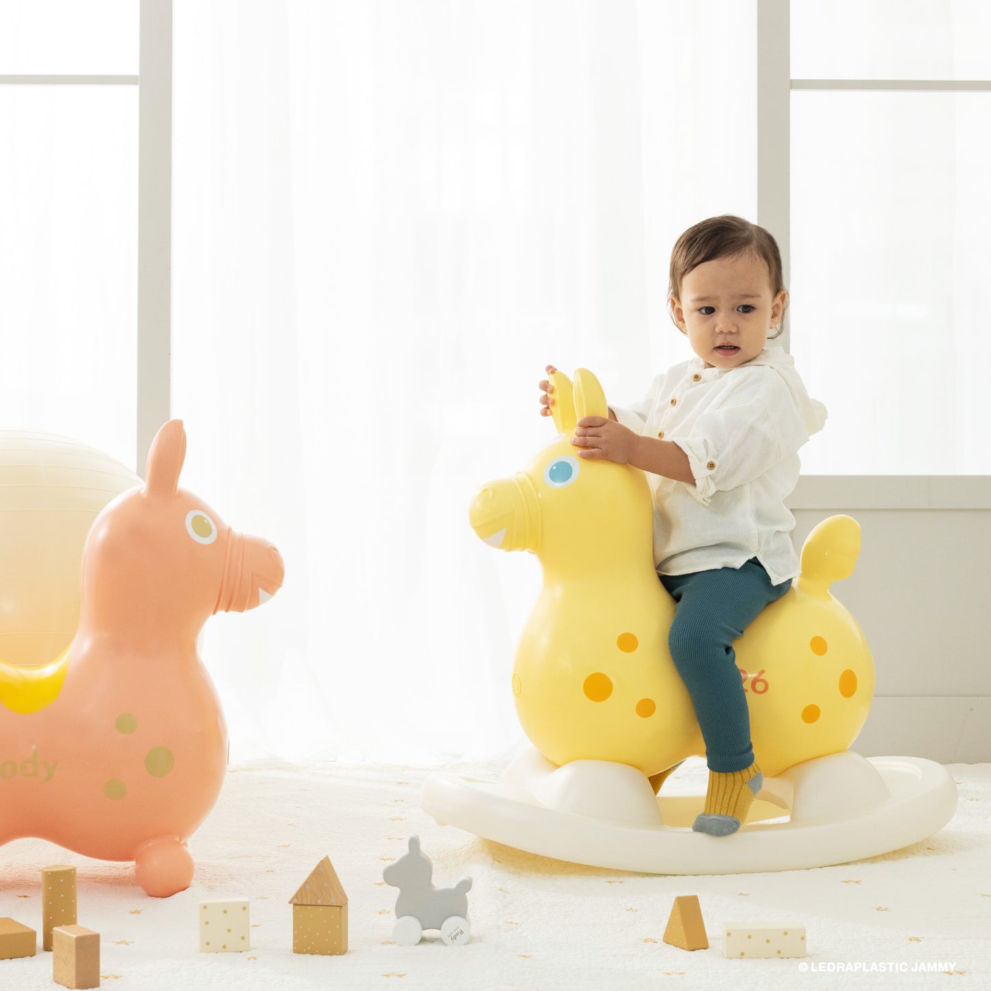 【予約：3月上旬より順次お届け】【公式限定】【セットでお得】乗用ロディ　LaLa　ストア限定カラー2026（サンライズ）ロッキングベースセット