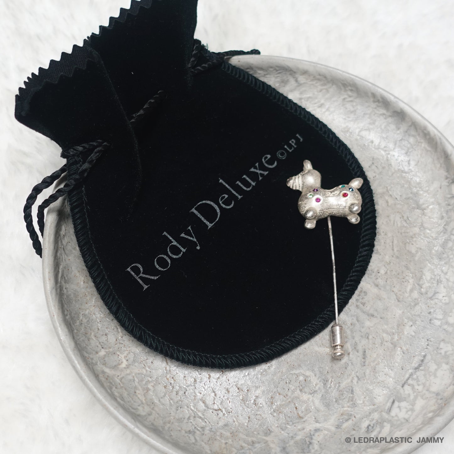 【公式限定】Rody Deluxe ピンブローチ スワロフスキー